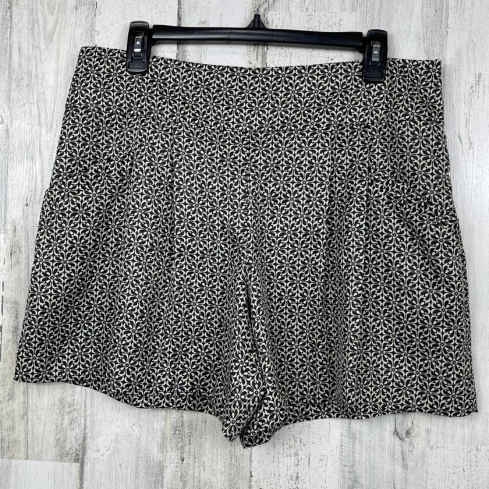 LOFT wide leg shorts pleated floral high rise dressy chic NWT black tan size 10